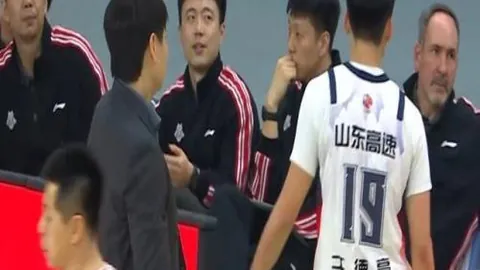 菲尔克鲁格传射助多特蒙德4-2逆袭门兴